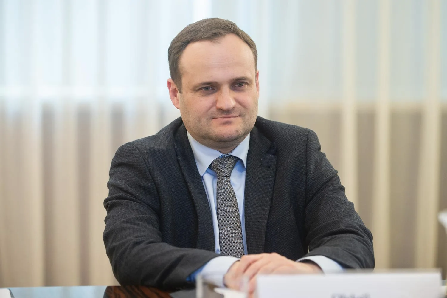 Евакуація, підтримка ВПО та житлові рішення: Олексій Кулеба провів зустріч із Верховним комісаром ООН