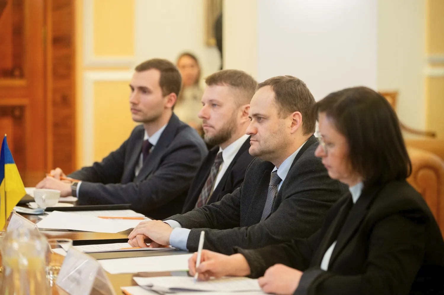Евакуація, підтримка ВПО та житлові рішення: Олексій Кулеба провів зустріч із Верховним комісаром ООН