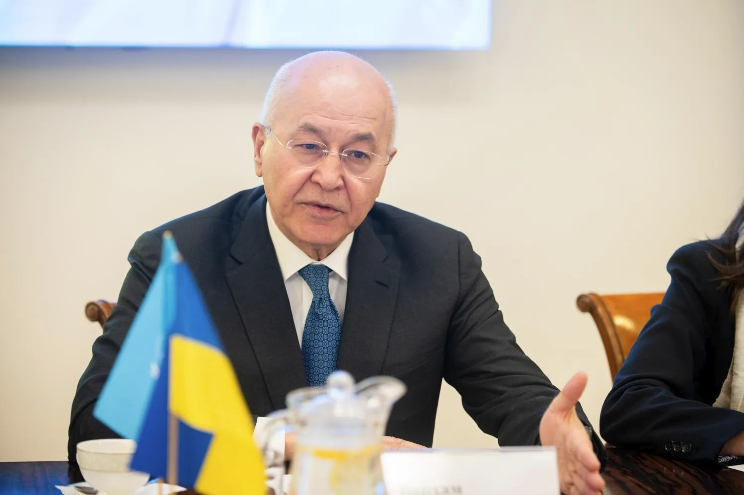 Евакуація, підтримка ВПО та житлові рішення: Олексій Кулеба провів зустріч із Верховним комісаром ООН