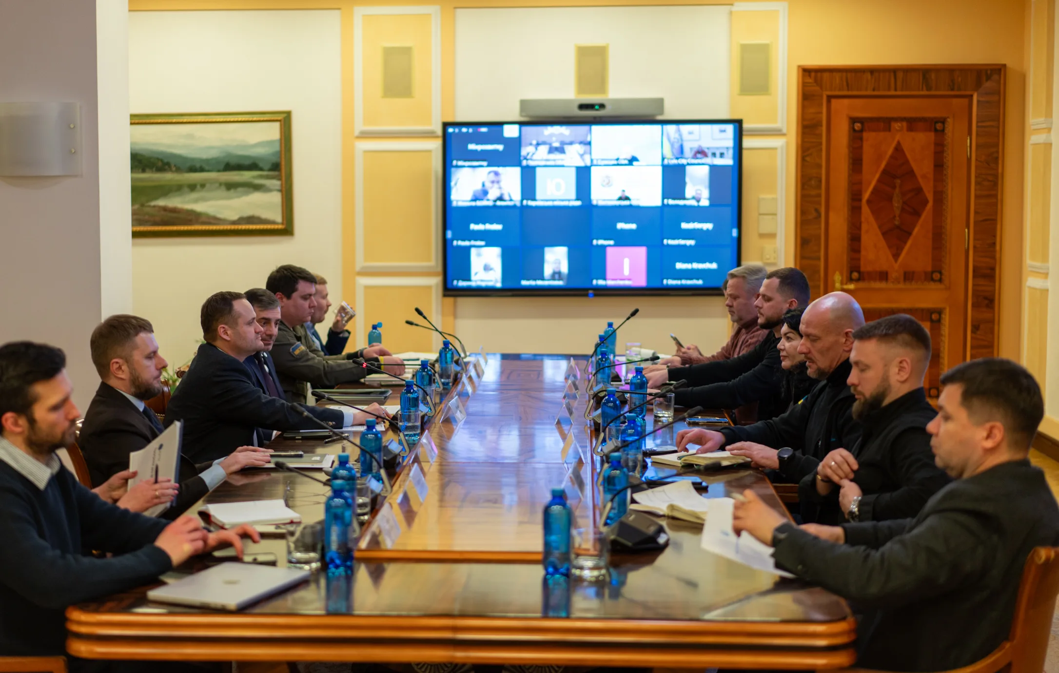 В Мінрозвитку у широкому колі обговорили комплексну програму підтримки ВПО