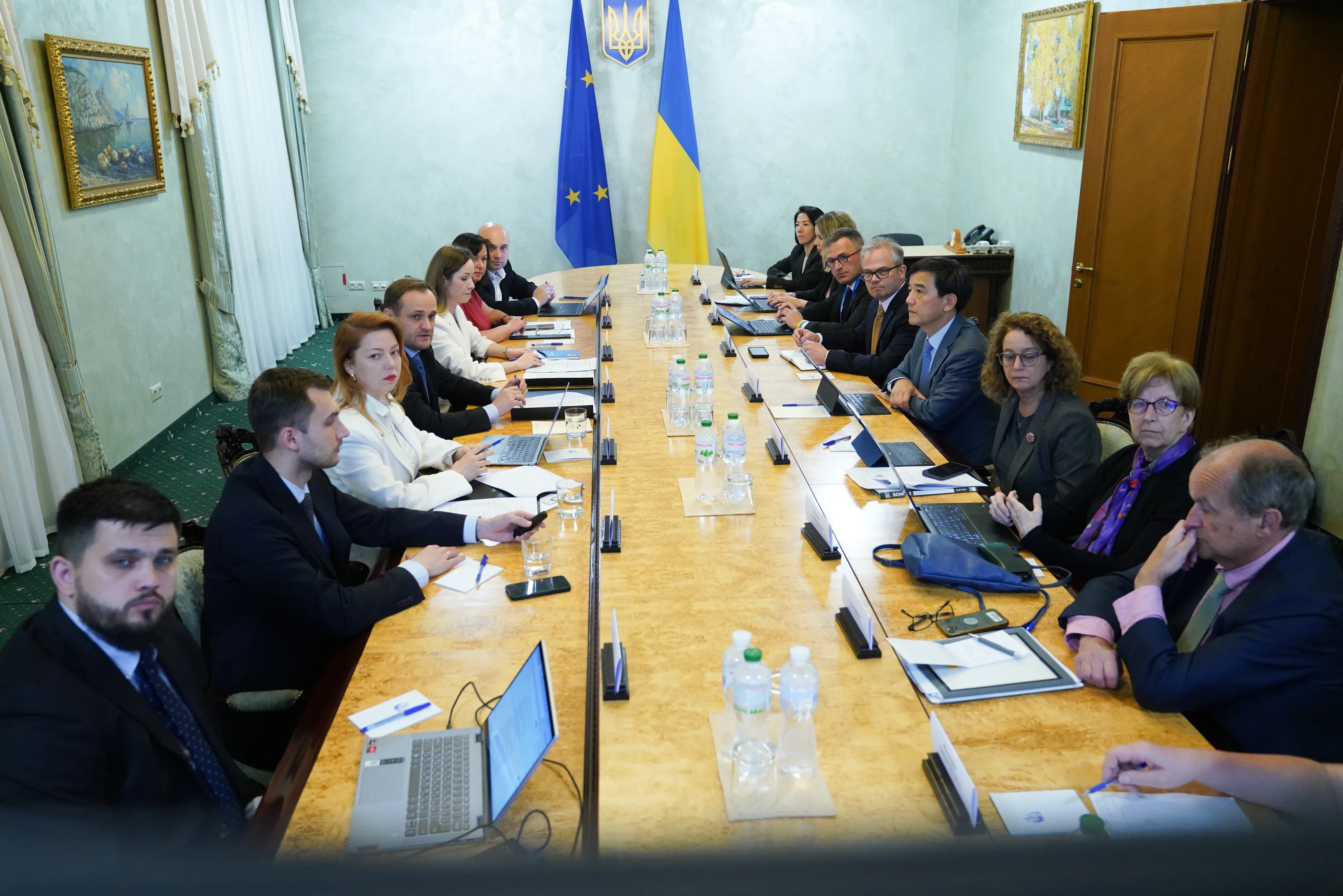 Україна та Світовий банк обговорили нову програму житлової підтримки для ВПО