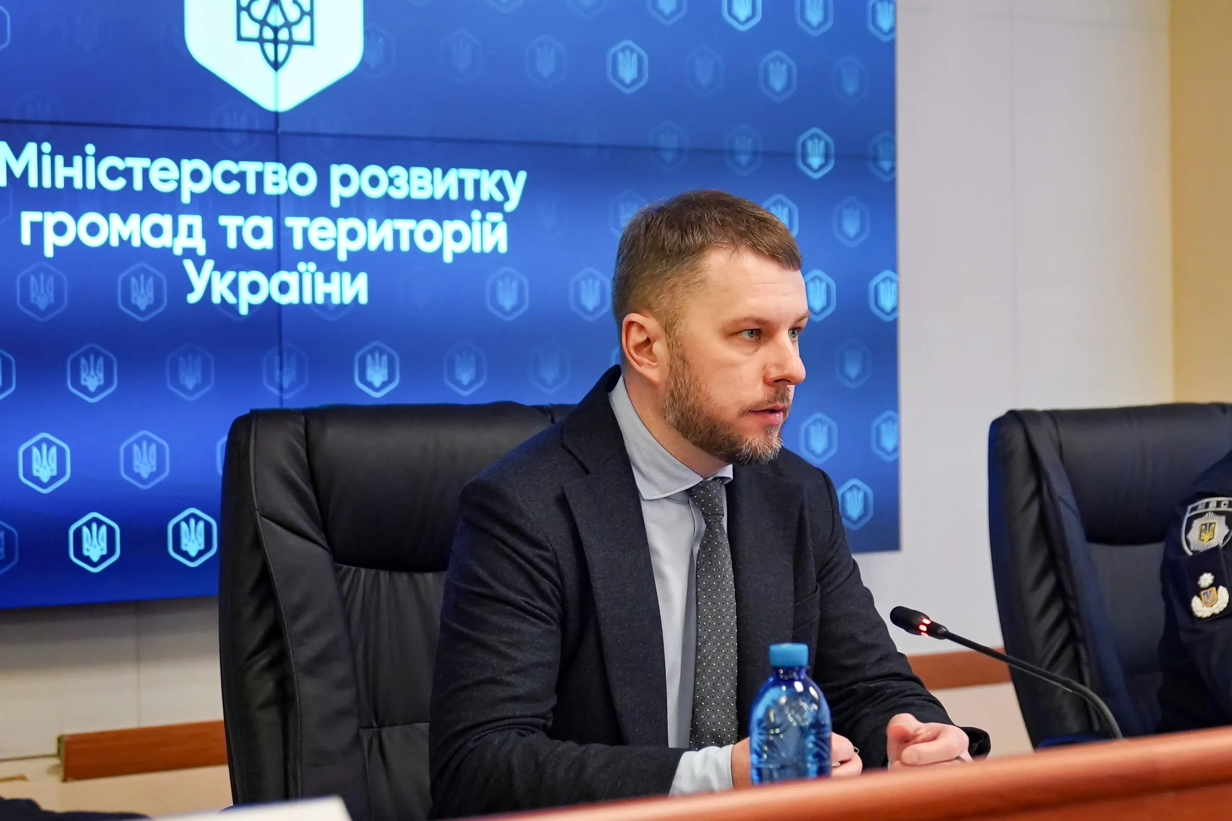 Цілодобова гаряча лінія 15-48 працює як оперативний канал допомоги для людей, які потребують евакуації, – Олексій Рябикін