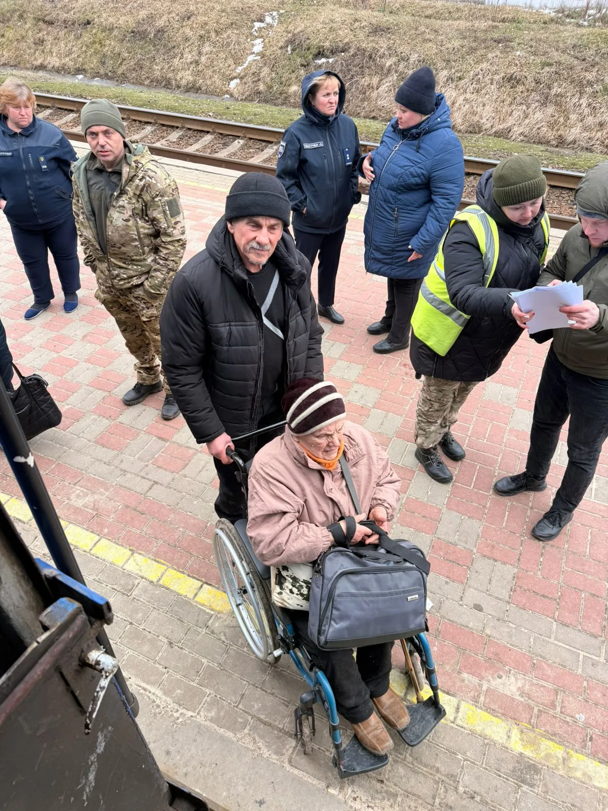 Укрзалізниця евакуювала з Донеччини до безпечніших міст ще 39 людей