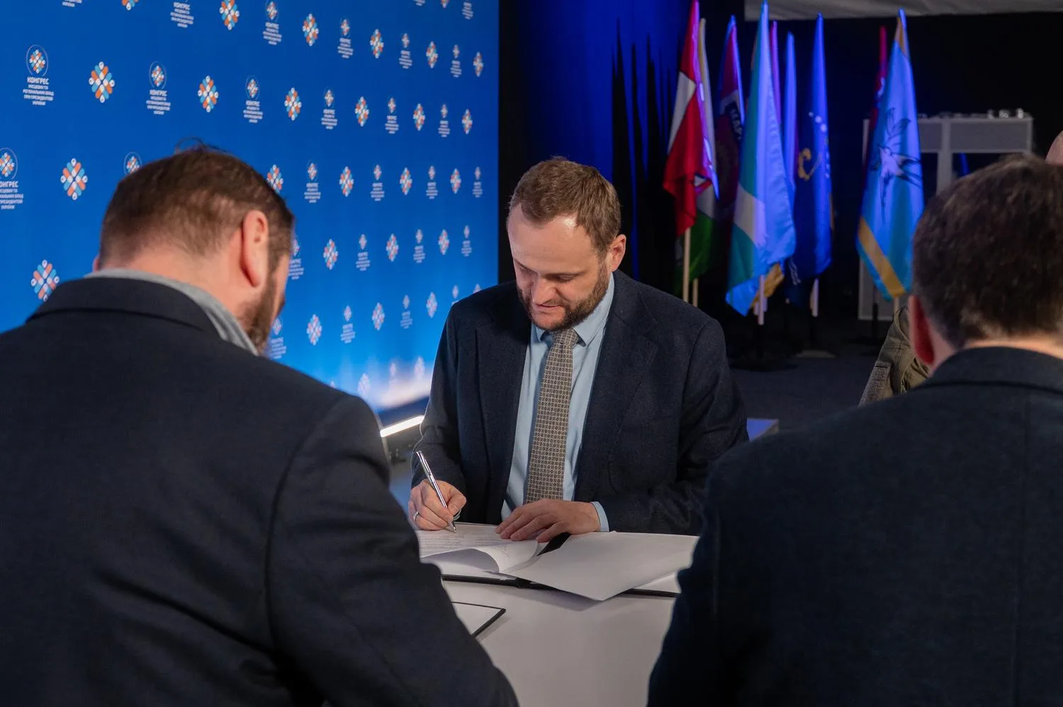 Підтримка ВПО, закладів освіти та нові партнерства: підписано Меморандум між Мінрозвитку, Міносвіти та Донецькою і Закарпатською ОВА